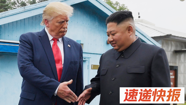 特朗普在见韩国谈判代表团一开口就问朝鲜领导人金正恩的近况。图为两人2019年相见画面