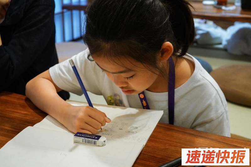 Alice的女儿有时候也参与构思与绘制《老豆日常》。