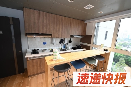 “青年绿洲”设有共享厨房，更有图书馆及自修室等设施。