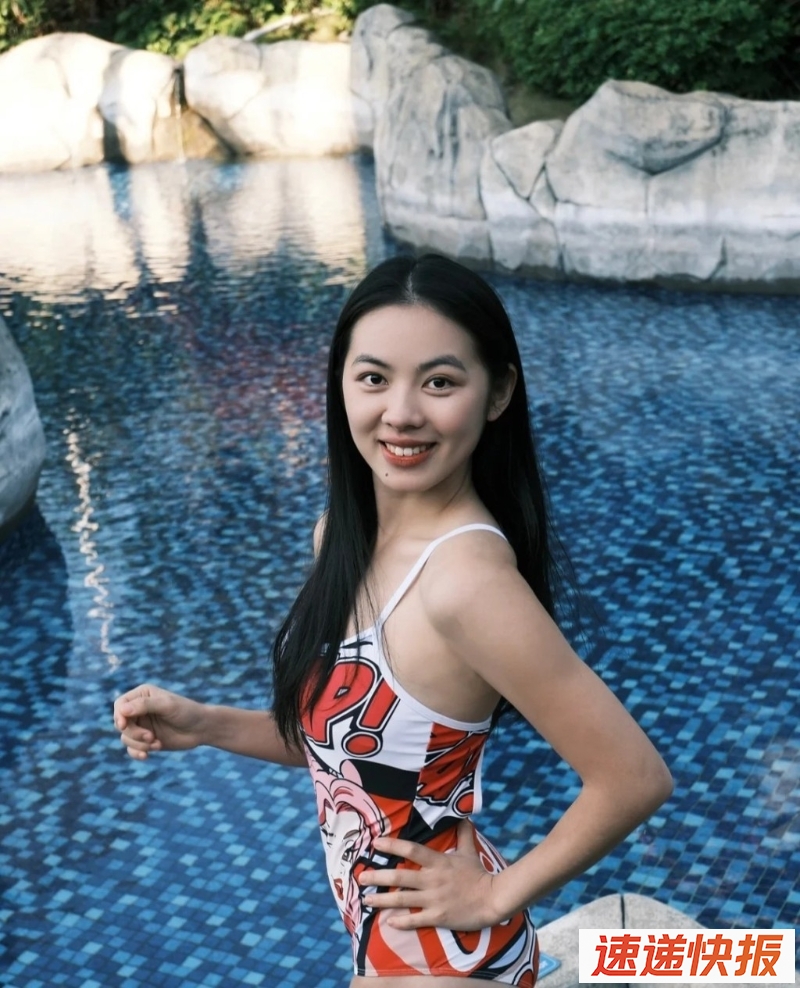 刘维斯早前在内地浸温泉拍下不少泳照