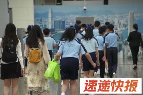 家长指，体育服使用频繁，一般会购买2套。