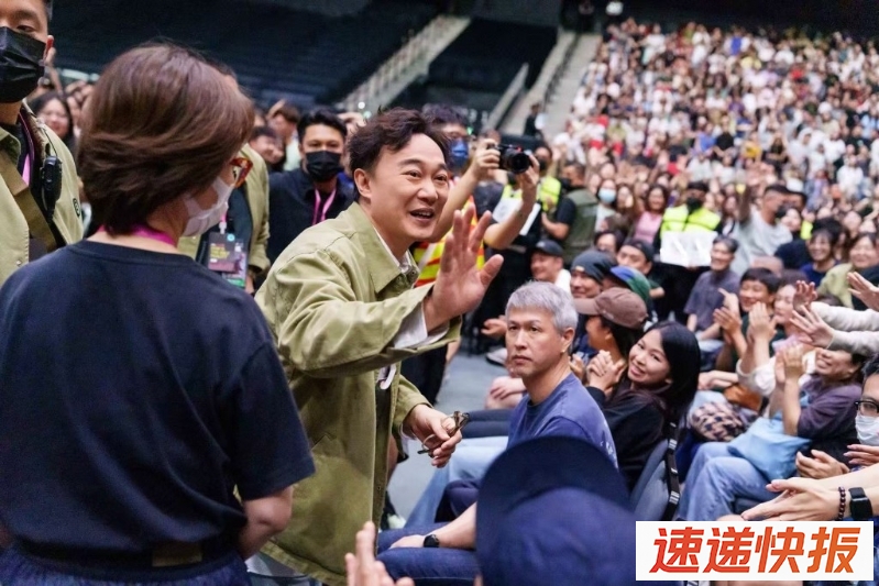 5日香港、澳门“黑雨”，无阻对欣赏这部纪录片电影的观众热情，仍然座无虚席。