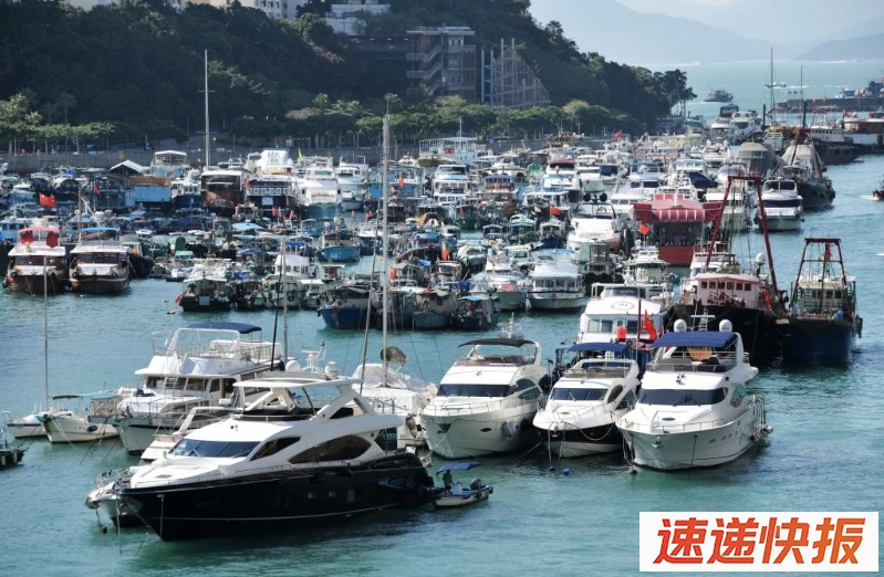 全港约有1.25万艘游艇，泊位仅约4300个。