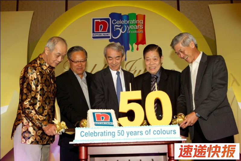2012年8月，新加坡立时集团迎来50周年庆典，吴清亮携手集团高管出席庆祝酒会。